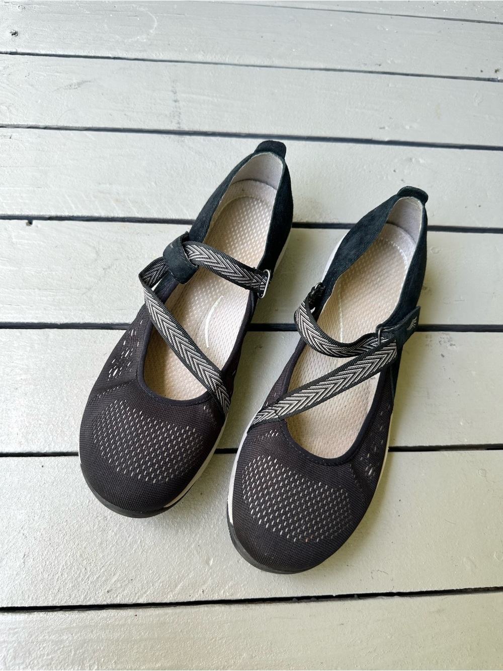 Dansko Haven Mary Jane flats W/  crisscross straps~EU39